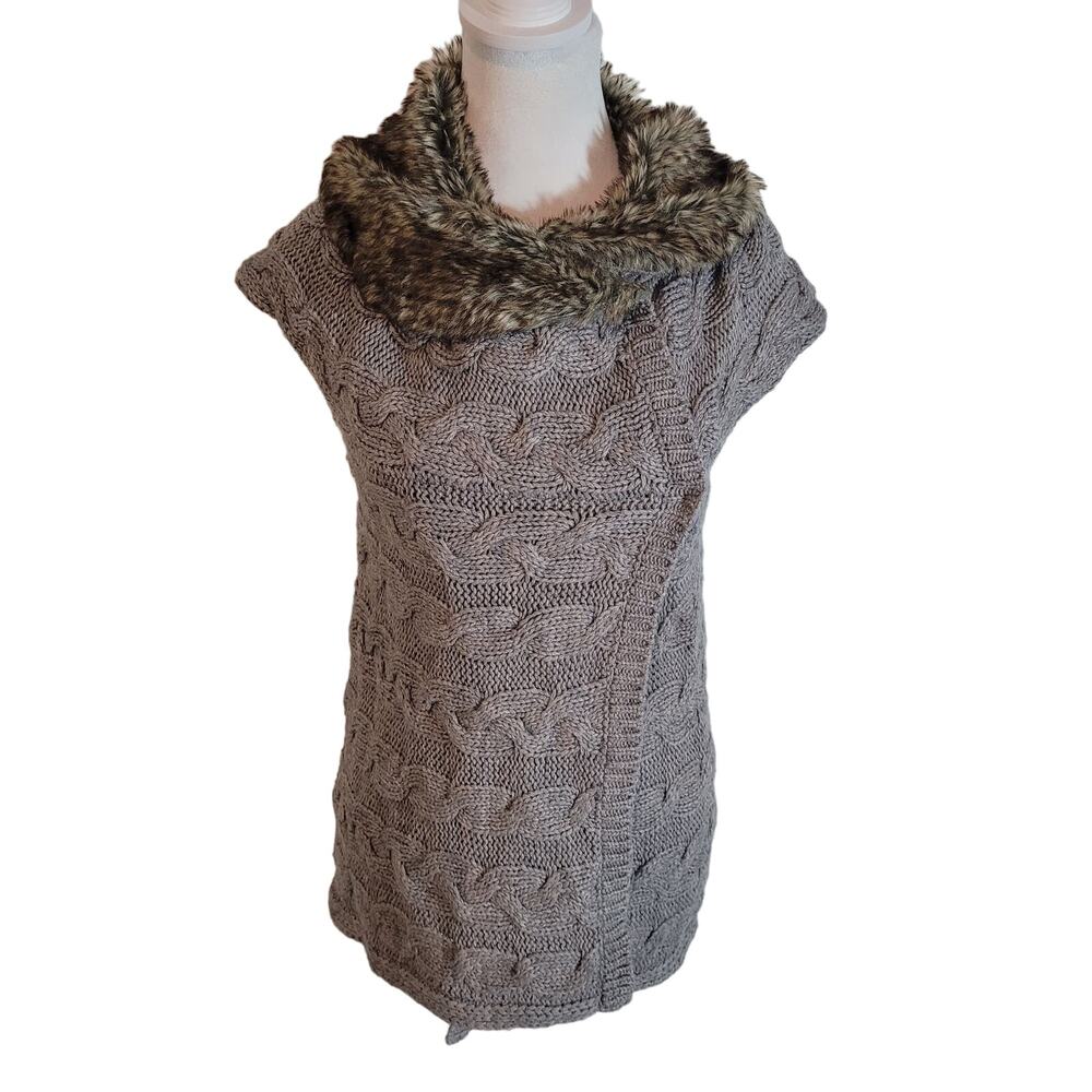 Zara Size S Sleeveless Wrap Sweater Vest Fur Lined Trim Grey Layer Cableknit